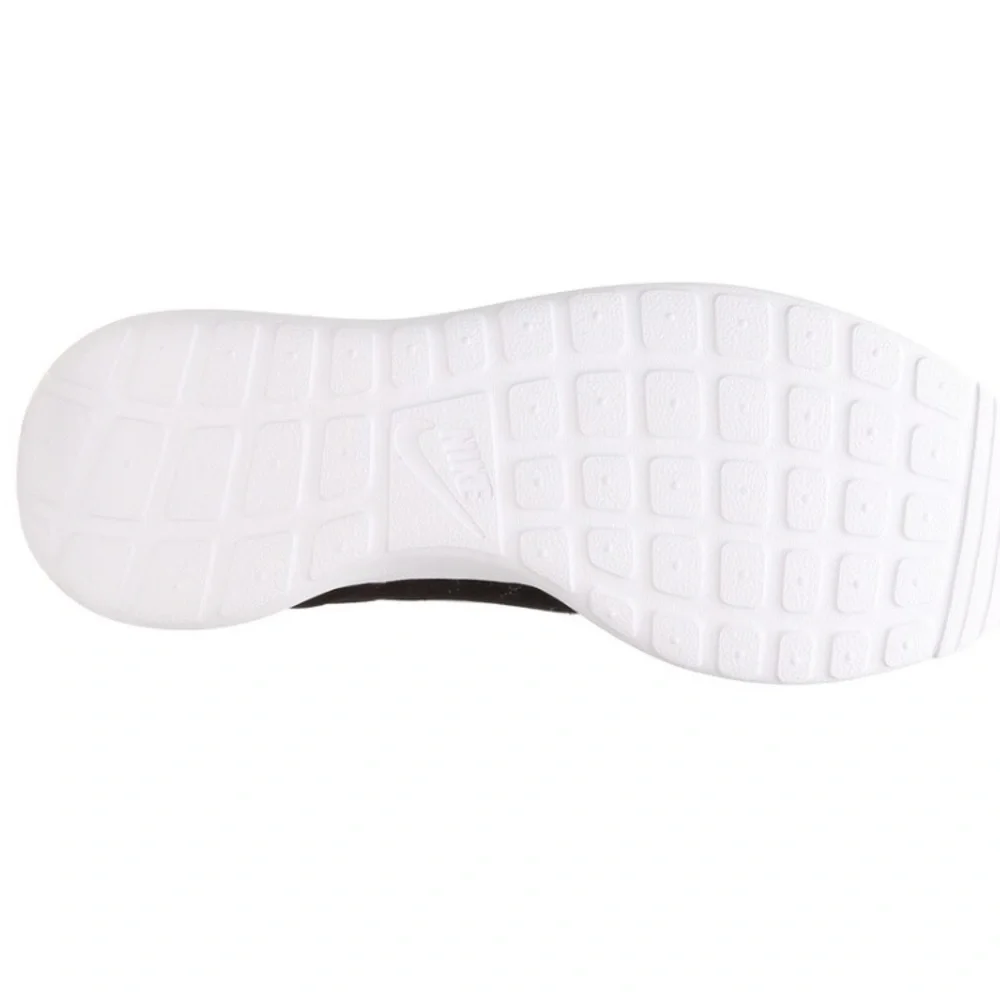 NWT Black Nike Roshe One Women's Sneaker Size 8 - Picture 4 of 12